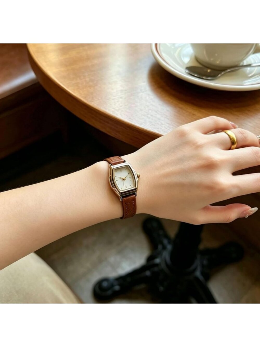 Women's Brown Gold White Vintage Retro Elegant Rectangular Case Wrist Watch - Picture 2 of 7